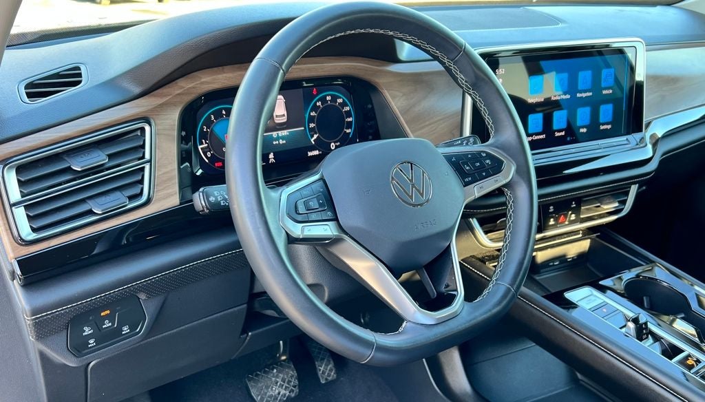 2024 Volkswagen Atlas 2.0T SE w/Technology