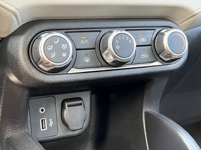 2022 Nissan Versa 1.6 SV