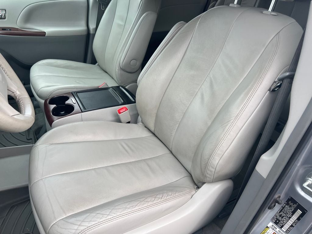2014 Toyota Sienna XLE