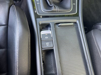 2017 Volkswagen Golf R DCC & Navigation 4Motion